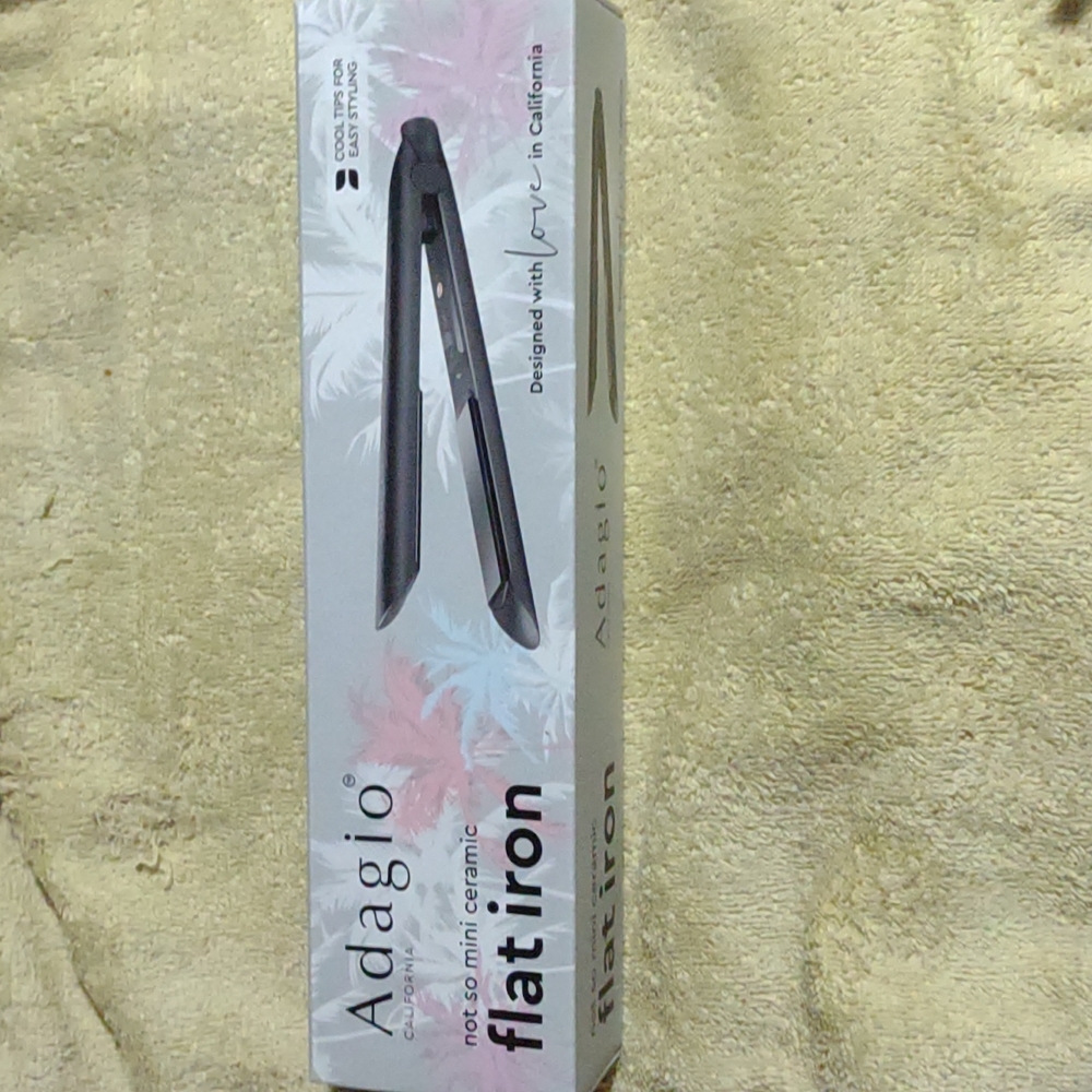 ADAGIO CALIFORNIA "NOT SO MINI CERAMIC" FLAT IRON